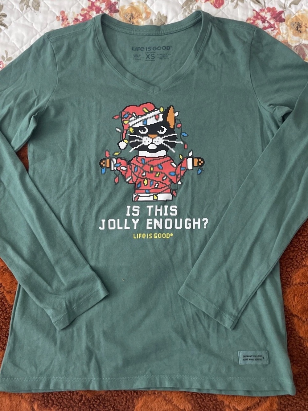 Life Is Good Green Long-Sleeve Tee with Festive Cat Graphic size XS